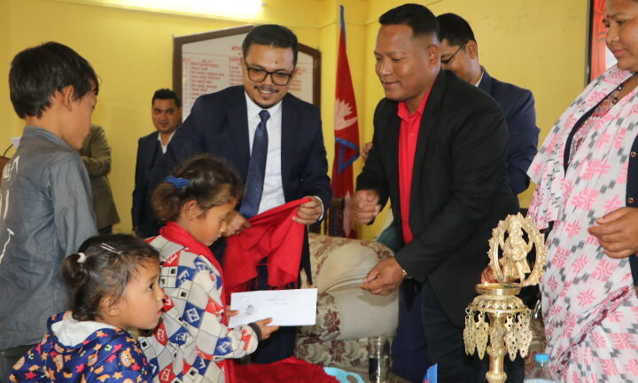 मरिण गाउँपालिकाद्वारा सहिद परिवार सम्मान तथा शैक्षिक प्रोत्साहन कार्यक्रम सम्पन्न