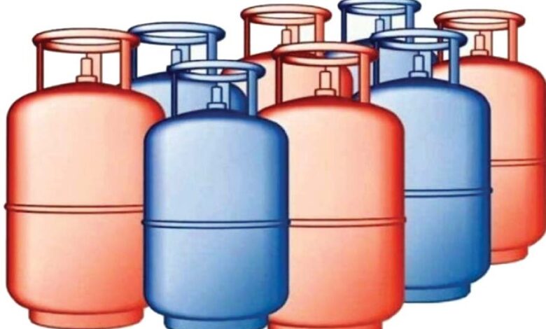 ग्यासको उच्च माग व्यवस्थापन गर्न आधा सिलिन्डर बिक्री गर्ने निगमको निर्णय