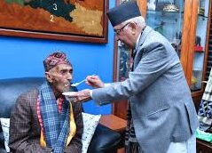 पूर्वप्रधानमन्त्रीकेपीशर्माओलीलाईपितृशोक, पितामोहनप्रसादओलीको९७वर्षकोउमेरमानिधन