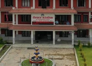 तीनपाटनमा औषधि खरिद विवाद चर्कियो, छानबिन प्रतिवेदन कार्यान्वयन गर्न एमालेको माग
