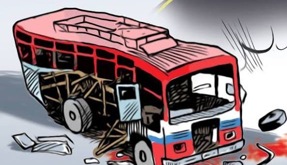 ओखलढुङगा जाने बस सिन्धुली वि पीमा दुर्घटना,